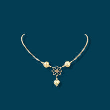 Load image into Gallery viewer, Freshwater Flower Centerpiece Necklace
